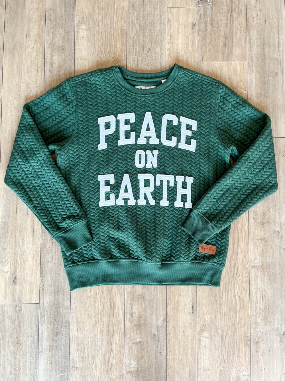 August Bleu Green “Peace on Earth" Quilted Textured Crewneck Sweatshirt Size M